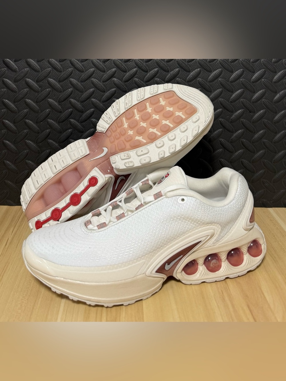 Nike Air Max DN Tech Summit White Metallic Silver IH0284 100 Womens Size 11